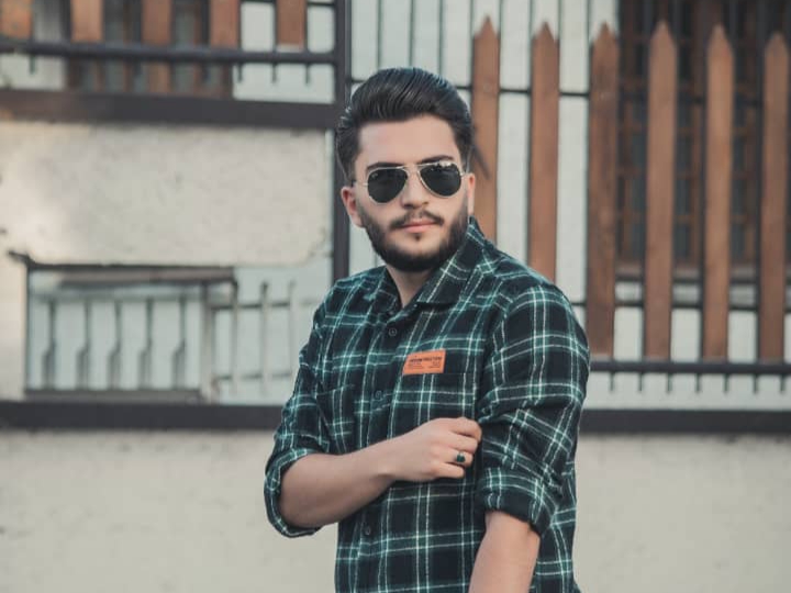 مانی  واحدی